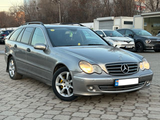 Mercedes C-Class foto 3