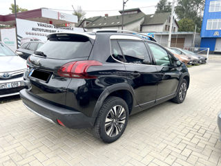 Peugeot 2008 foto 3