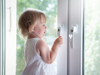 Защита от детей на окна и двери