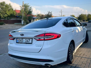 Ford Fusion foto 2