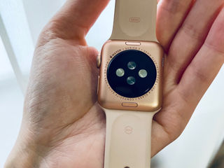 Vind Apple watch seria 3 , are pelicula de protecție , nu este zgirîiat,o centura cadou la el.. foto 3