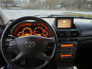 Toyota Avensis foto 4