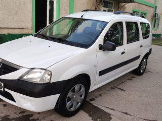 Dacia Logan foto 1