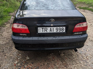 Toyota Avensis foto 4