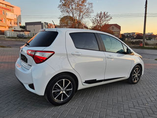 Toyota Yaris foto 2