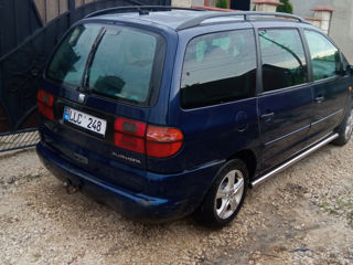 Volkswagen Sharan foto 2