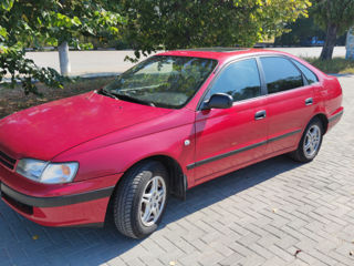 Toyota Carina foto 1