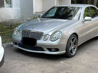 Mercedes E-Class foto 2