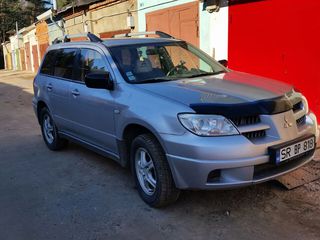 Mitsubishi Outlander foto 1