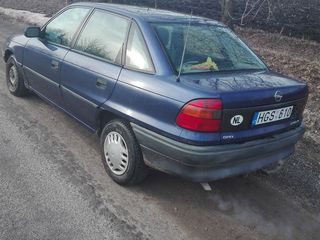 Opel Astra foto 1