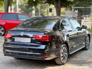 Volkswagen Jetta foto 4