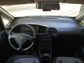 Opel Zafira foto 6