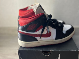 Jordan 1 mid foto 2