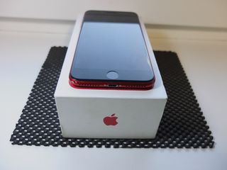 iPhone 8 plus 64GB red foto 4