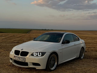 BMW 3 Series Coupe foto 2