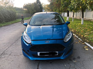 Ford Fiesta foto 5