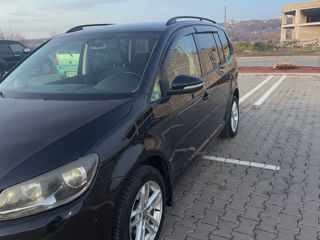 Volkswagen Touran foto 2