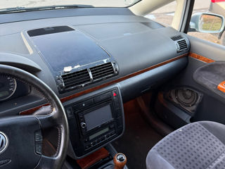 Volkswagen Sharan foto 9