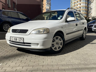 Opel Astra foto 1