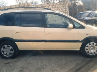 Opel Zafira foto 4