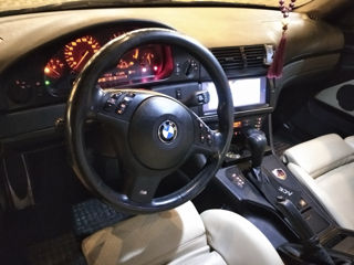 BMW 5 Series foto 4