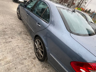 Mercedes E-Class foto 5