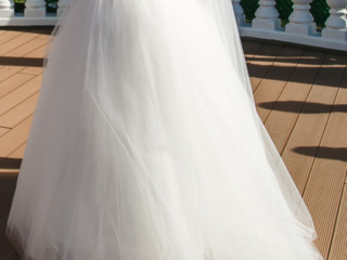 Свадебное платье. Куплено в свадебном салоне в Одессе. foto 4
