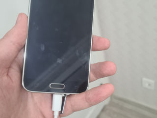 Samsung galaxy s5. 400 lei cititi in anunt. foto 1
