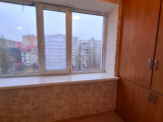 Apartament cu 2 camere, 72 m², Buiucani, Chișinău foto 8