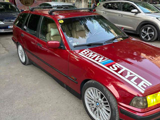 BMW 3 Series Touring foto 1