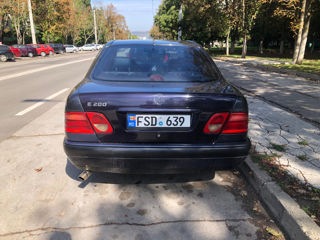 Mercedes E-Class foto 3