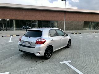 Toyota Auris foto 1