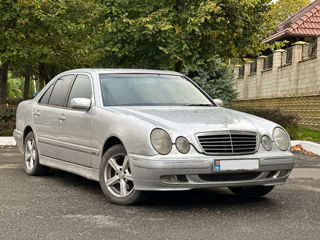 Mercedes E-Class foto 3