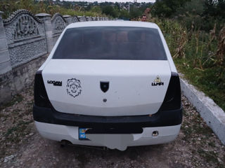 Dacia Logan foto 1