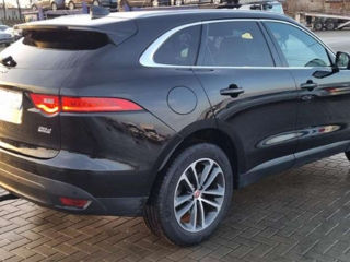 Jaguar F-PACE foto 2