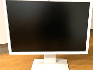 Monitor 24 Inch