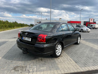 Toyota Avensis foto 3