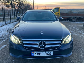 Mercedes E-Class foto 2