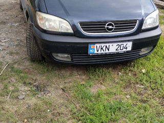 Opel Zafira foto 2