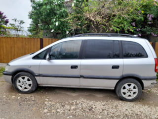 Opel Zafira foto 2