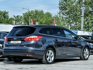 Ford Focus фото 2