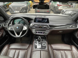 BMW 7 Series foto 8