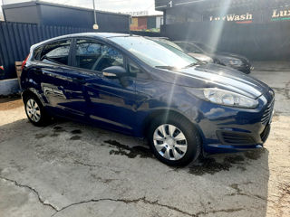 Ford Fiesta foto 3