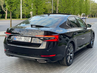 Skoda Superb foto 2