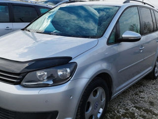 Volkswagen Touran foto 2