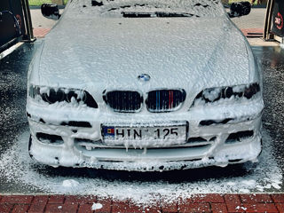 BMW 5 Series foto 1