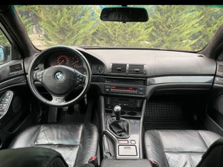 BMW 5 Series foto 4