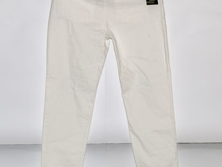 Продам новые белые джинсы. foto 2