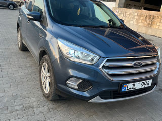 Ford Kuga foto 2