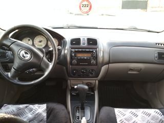 Mazda 323 foto 4